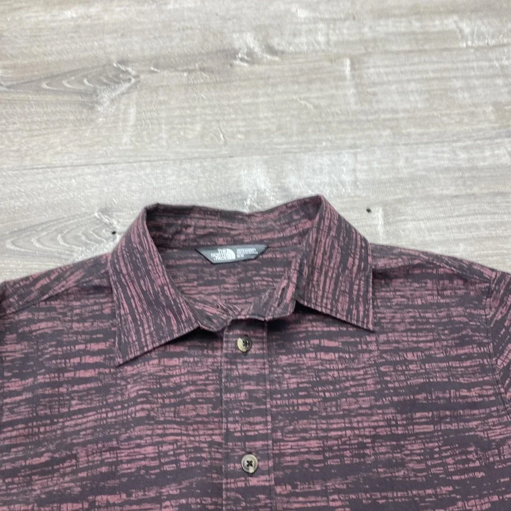 The North Face Shirt Mens Medium Red Graphic Long‎ Sleeve Button Up Casual